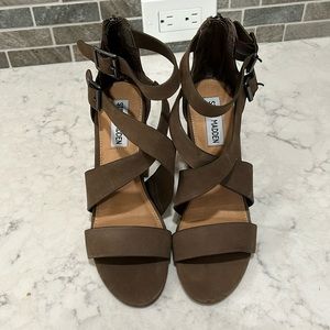 Steven Madden brown heels NWOT